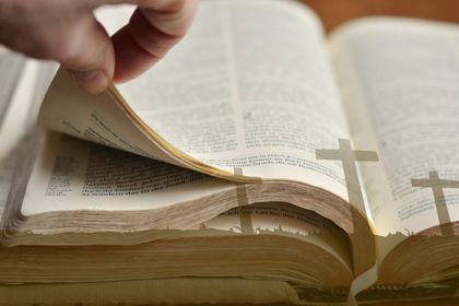 bible-2062081_640